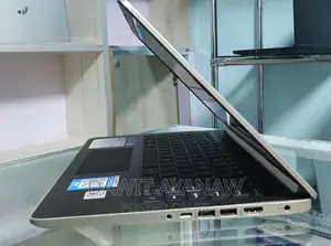 New Laptop HP Stream Notebook 8GB Intel Core I5 SSD 256GB