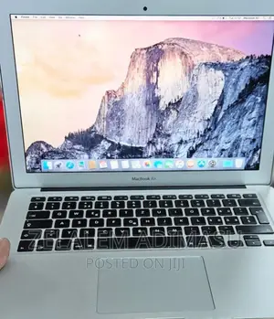 New Laptop Apple MacBook 2015 4GB Intel Core I5 SSD 128GB