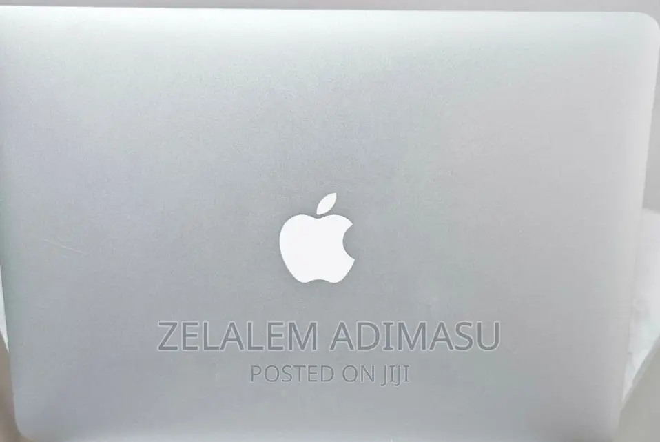 New Laptop Apple MacBook 2015 4GB Intel Core I5 SSD 128GB