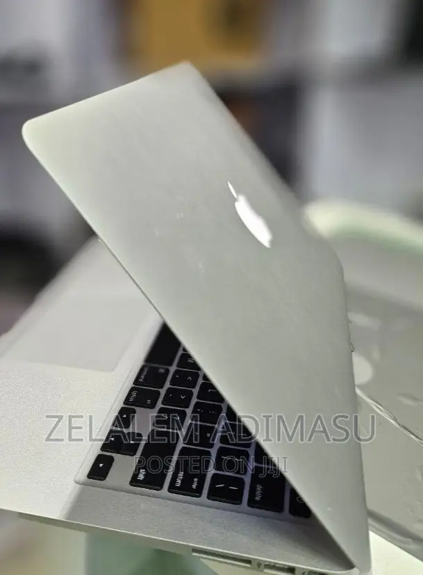 New Laptop Apple MacBook Air 2017 8GB Intel Core i5 SSD 128GB