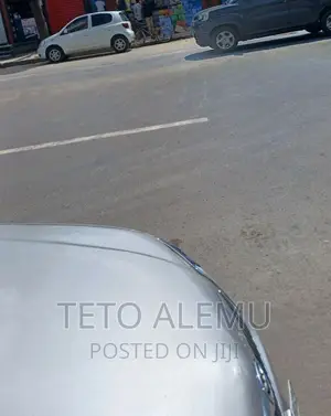 የሚሸጥ ቦታ መገናኛ ዋና አስፓልት ላይ ሱቆች