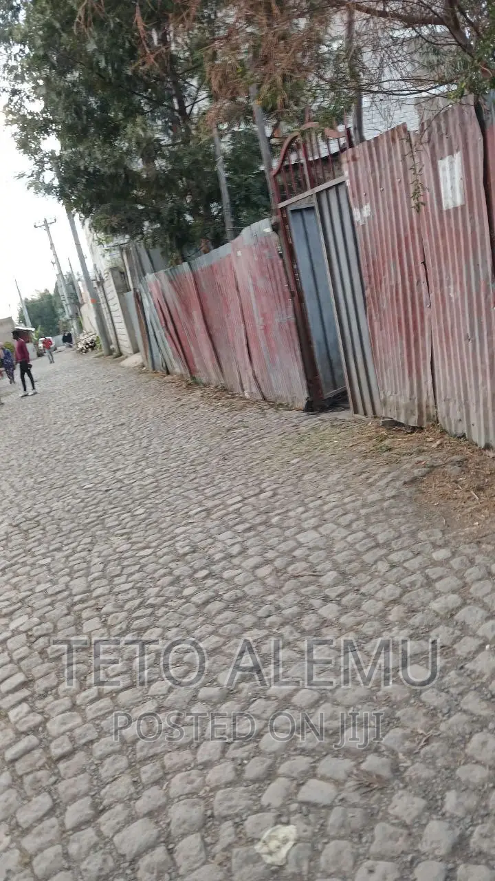 የሚሸጥ ቦታ ጎሮ አካባቢ