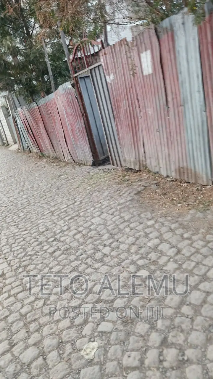 የሚሸጥ ቦታ ጎሮ አካባቢ