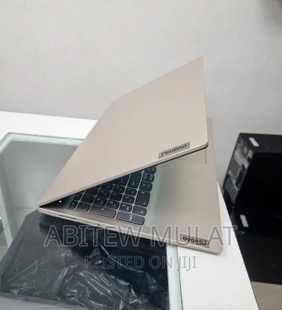 New Laptop Lenovo Ideapad 3 8GB Intel Core I3 SSD 256GB