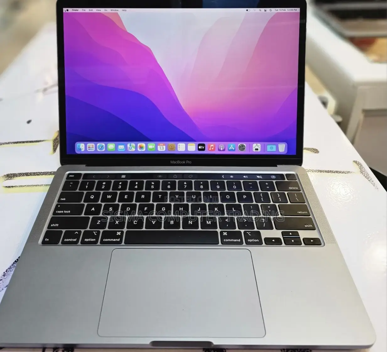 New Laptop Apple MacBook 2020 8GB Intel Core I7 SSD 256GB