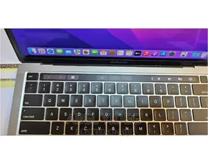 New Laptop Apple MacBook Pro 2020 8GB Intel Core I7 SSD 256GB
