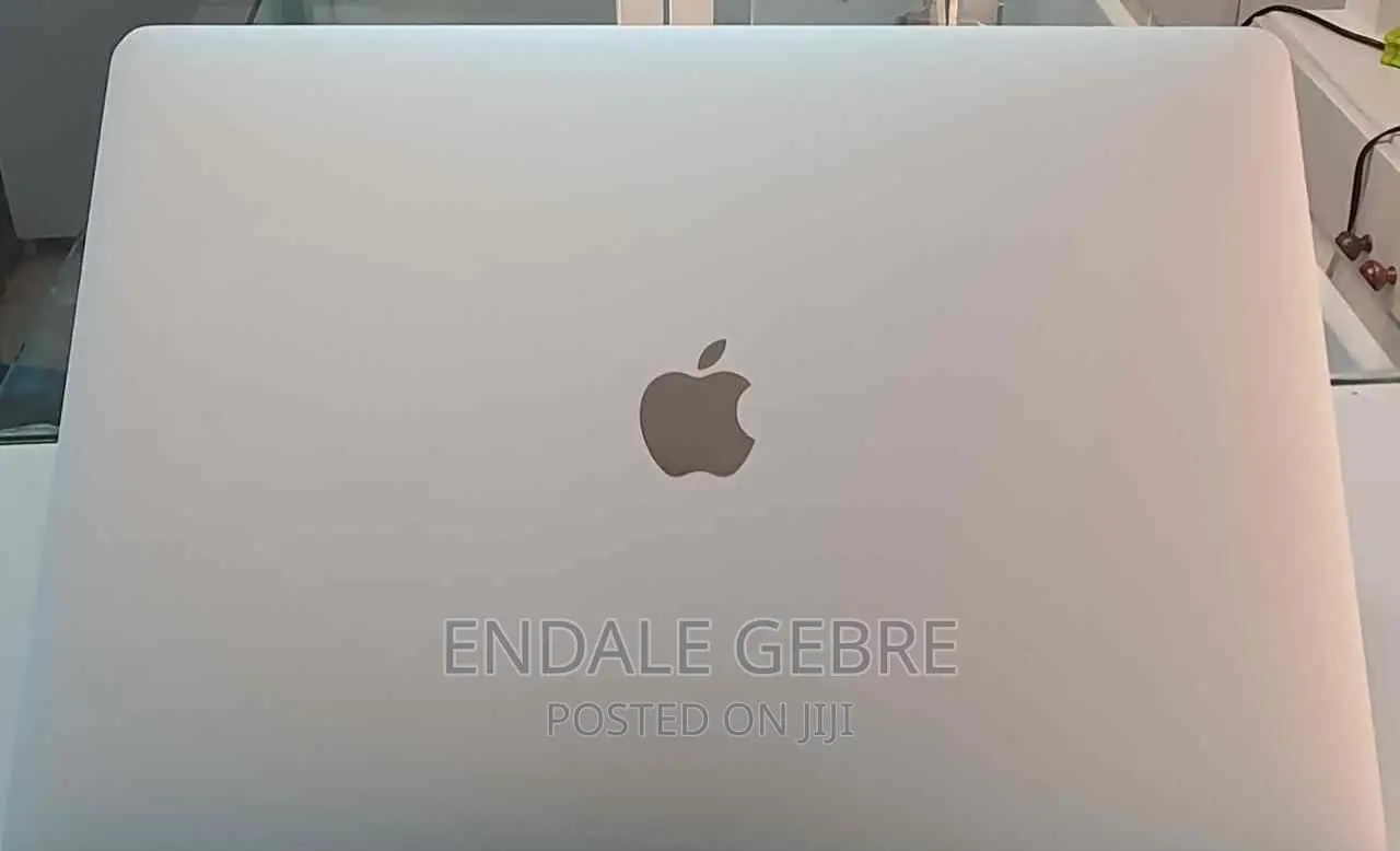 New Laptop Apple MacBook Pro 2018 16GB Intel Core I7 SSD 512GB