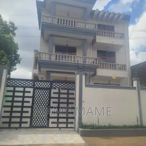 7bdrm House in Addis Abeba, Bole for sale