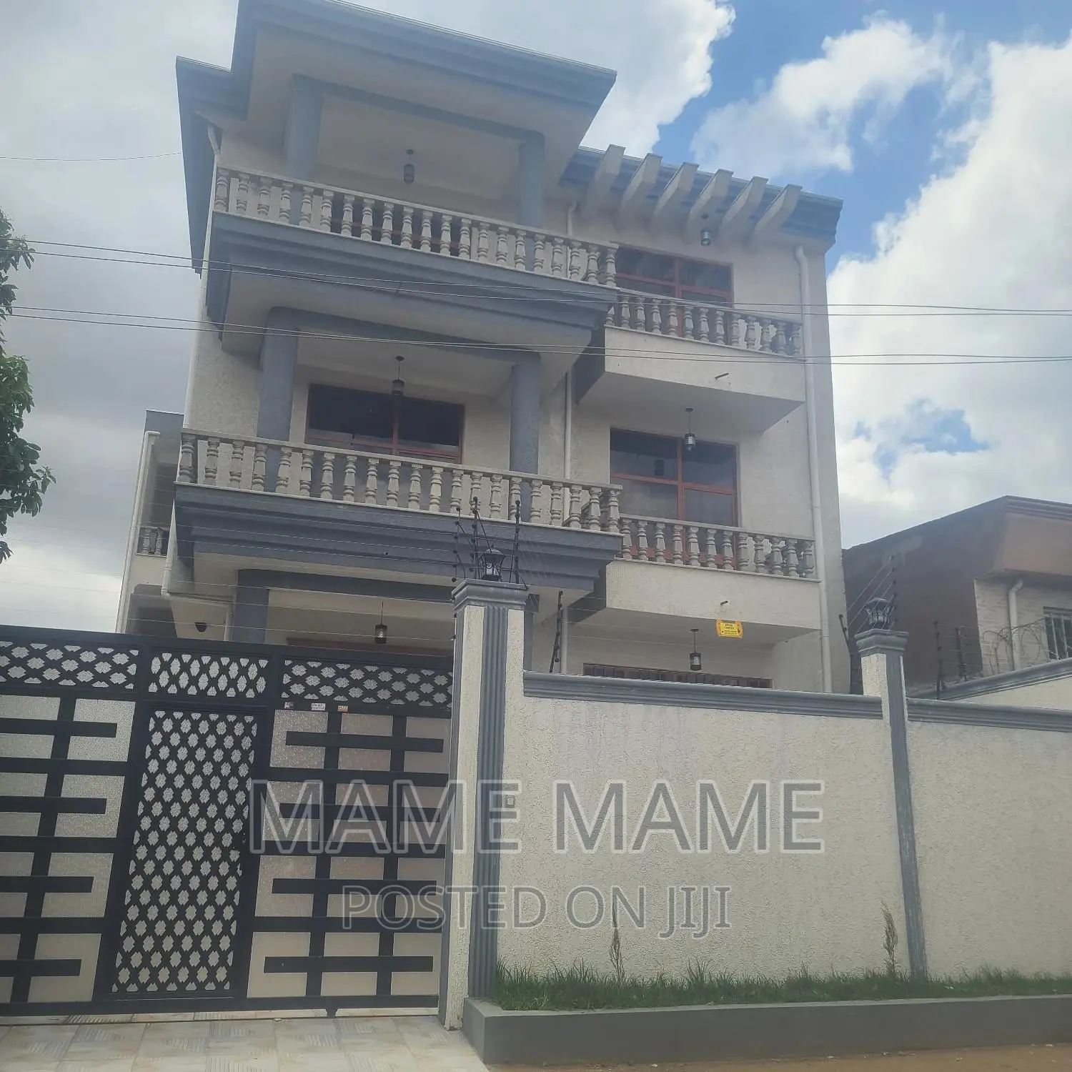 7bdrm House in Addis Abeba, Bole for sale