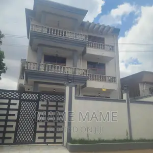 7bdrm House in Addis Abeba, Bole for sale