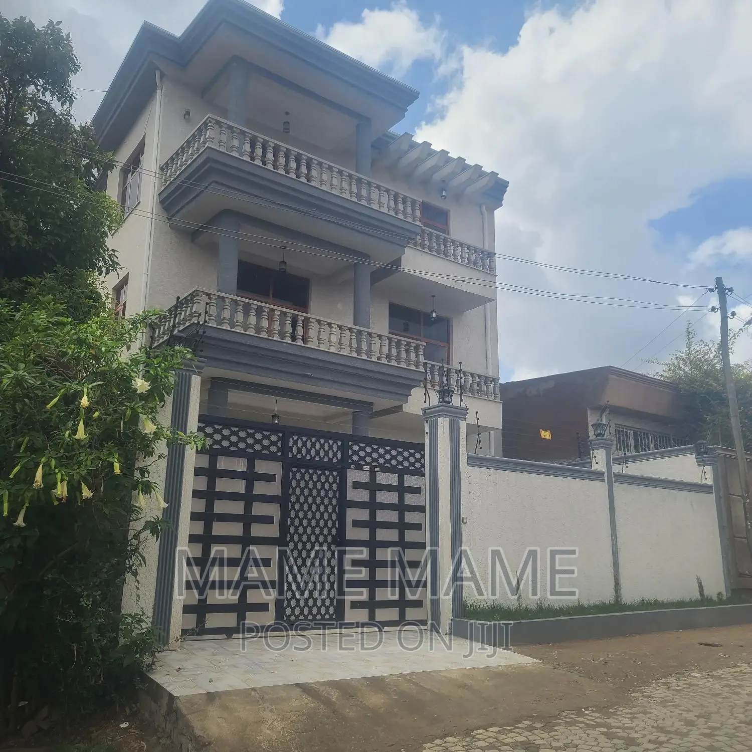 7bdrm House in Addis Abeba, Bole for sale