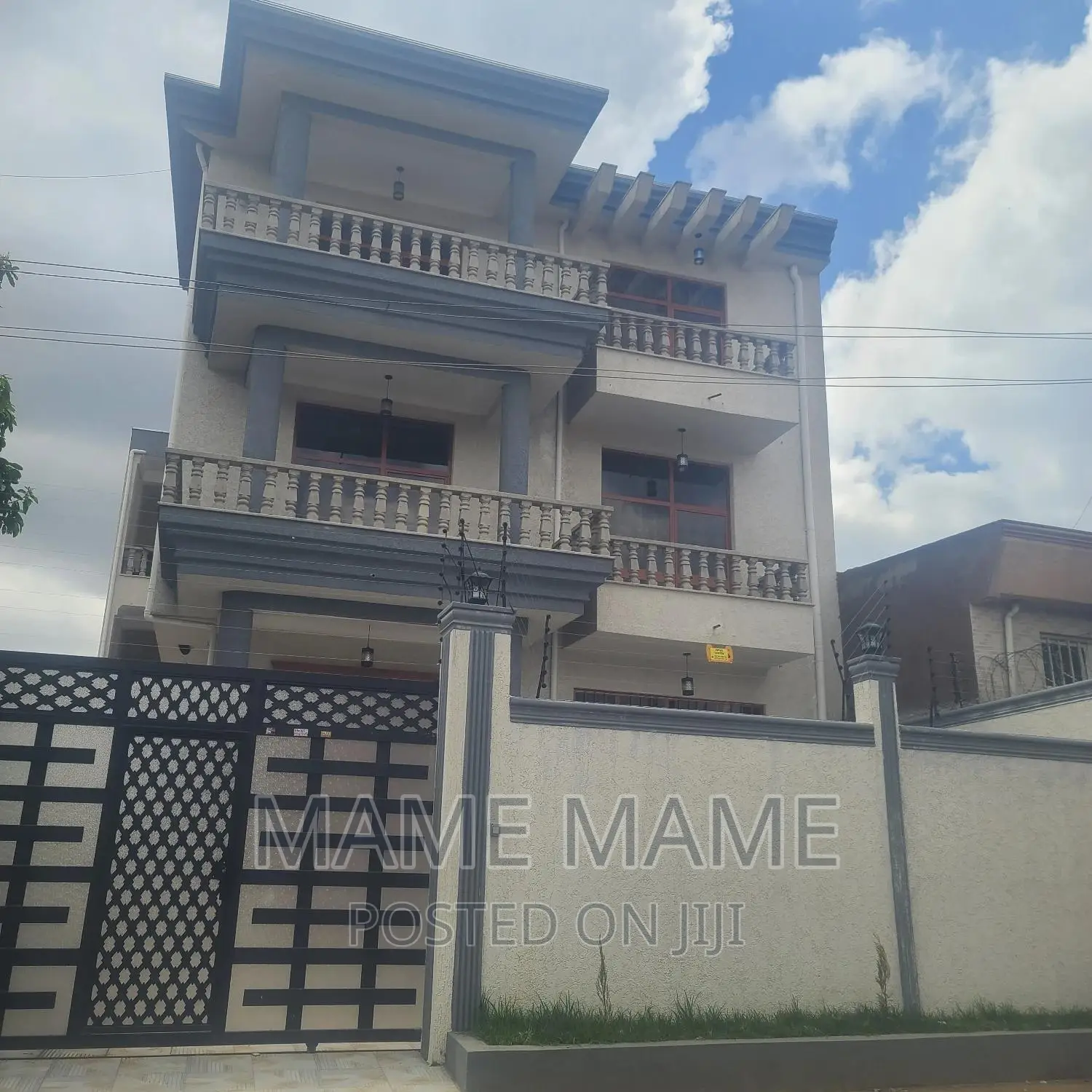7bdrm House in Addis Abeba, Bole for sale