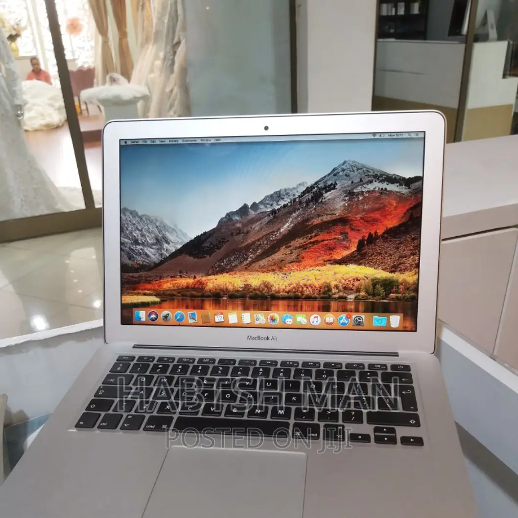 New Laptop Apple MacBook Air 2017 8GB Intel Core i5 SSD 128GB
