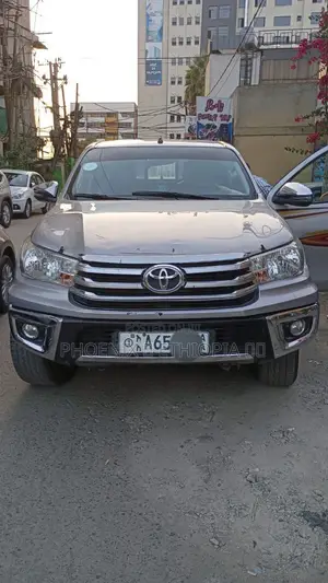 Toyota Hilux 2018 Gray