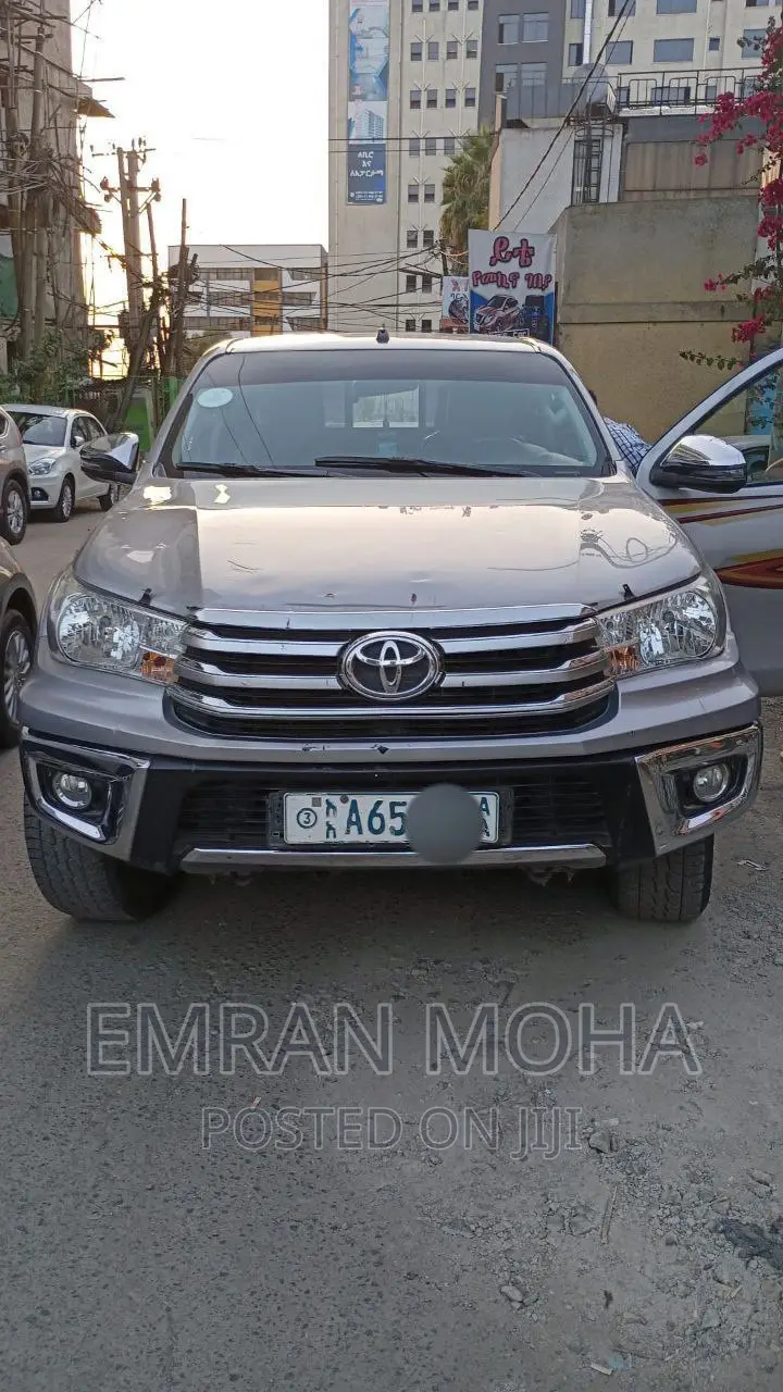 Toyota Hilux 2018 Gray