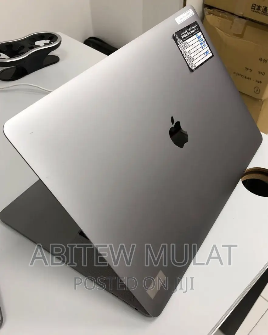 New Laptop Apple MacBook Pro 2017 16GB Intel Core I7 SSD 512GB