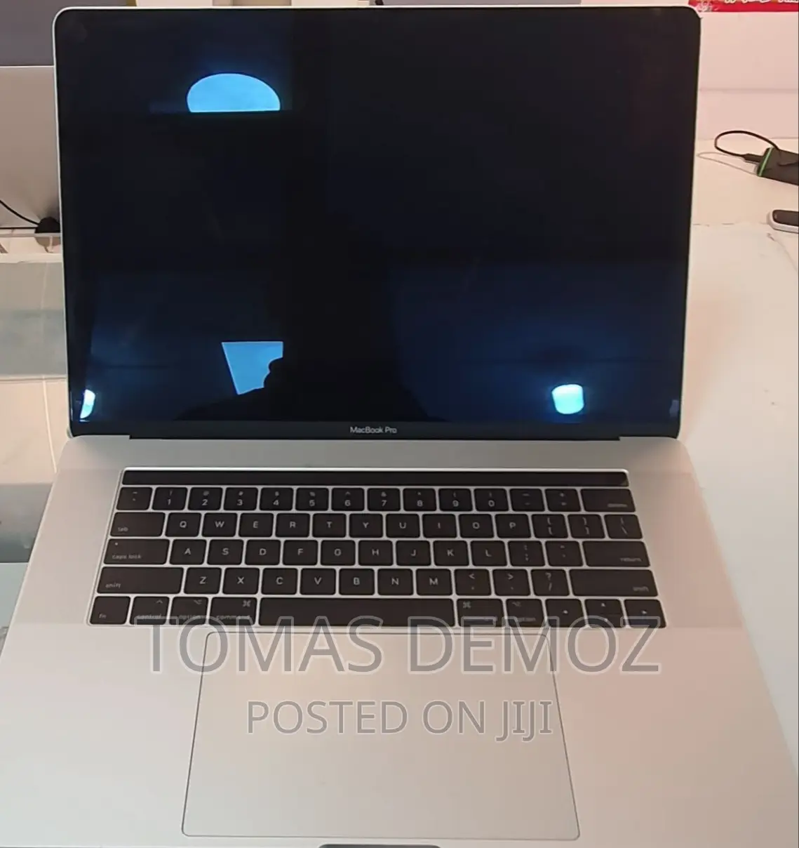 New Laptop Apple MacBook Pro 2018 16GB Intel Core I7 SSD 512GB