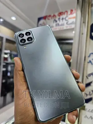 New Samsung Galaxy M33 5G 128 GB Silver