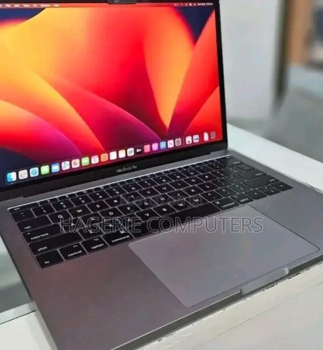 New Laptop Apple MacBook Pro 16GB Intel Core I7 SSD 512GB