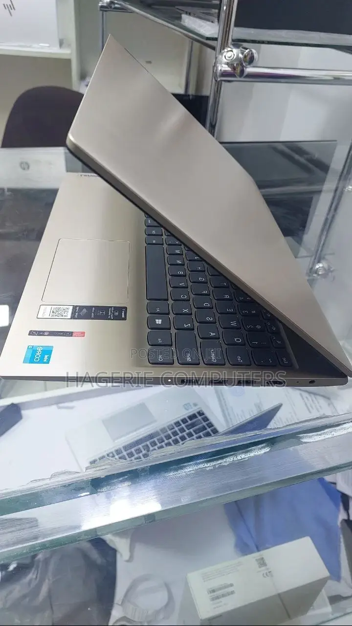 New Laptop Lenovo 8GB SSD 256GB