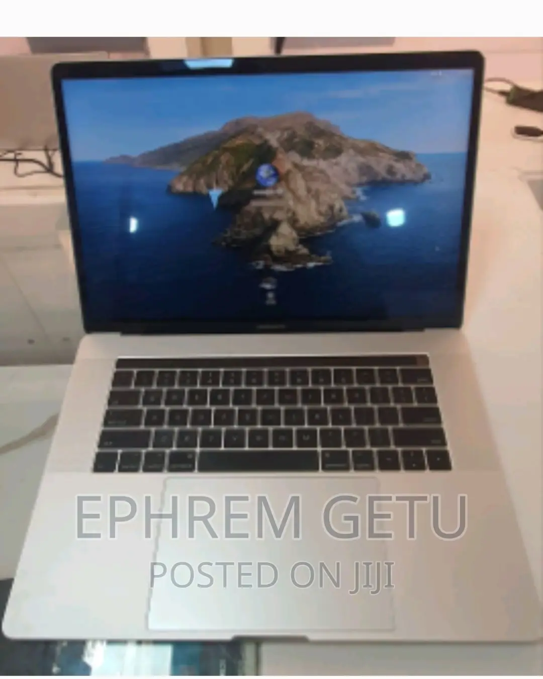 New Laptop Apple MacBook Pro 2018 16GB Intel Core I7 SSD 512GB