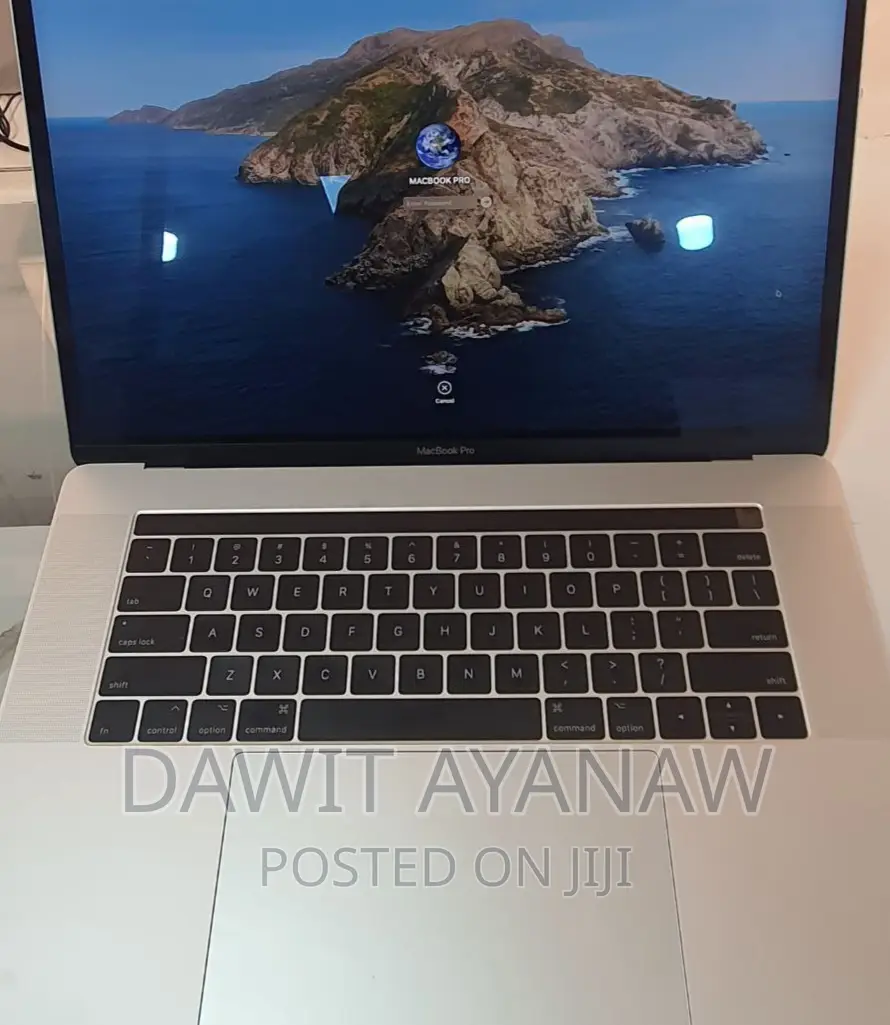 New Laptop Apple MacBook Pro 2018 16GB Intel Core I7 SSD 512GB