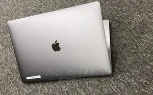 Photo - New Laptop Apple MacBook Pro 2017 16GB Intel Core I7 SSD 512GB