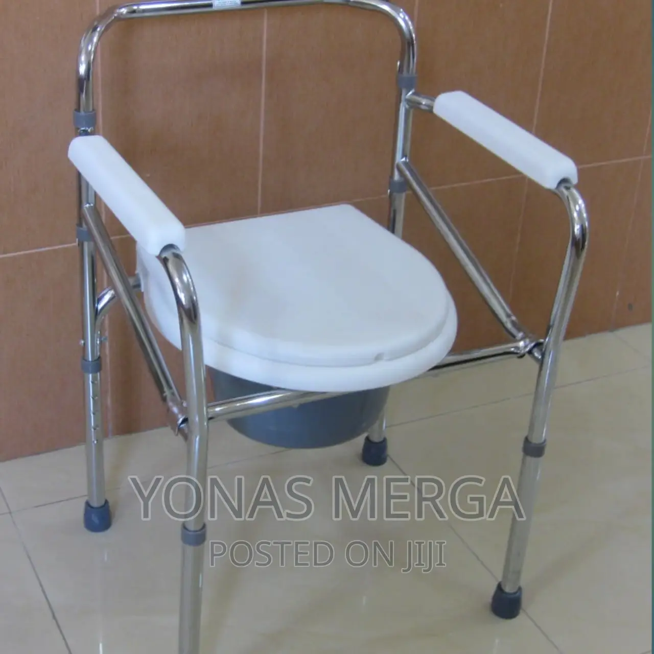 Homecare Toilet CURE-WELL Heavy Duty Bedside Commode Chair