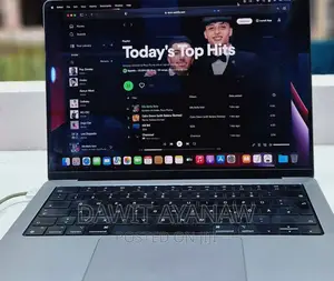 Photo - New Laptop Apple MacBook Pro M1 16GB Apple M1 Pro SSD 1T