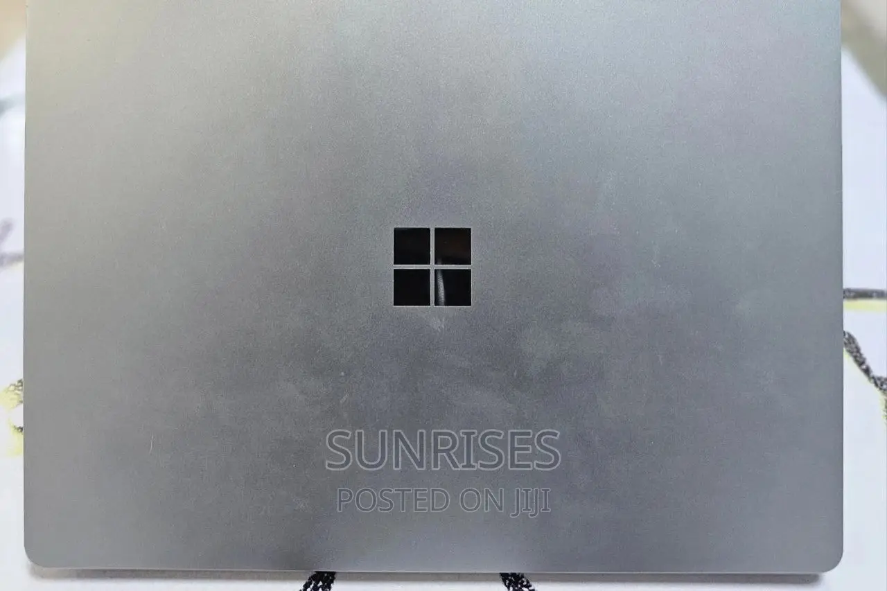 New Laptop Microsoft Surface Pro 7 8GB Intel Core I5 SSD 128GB