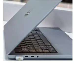 New Laptop Apple MacBook Pro 2021 M1 16GB Apple M1 Pro SSD 1T