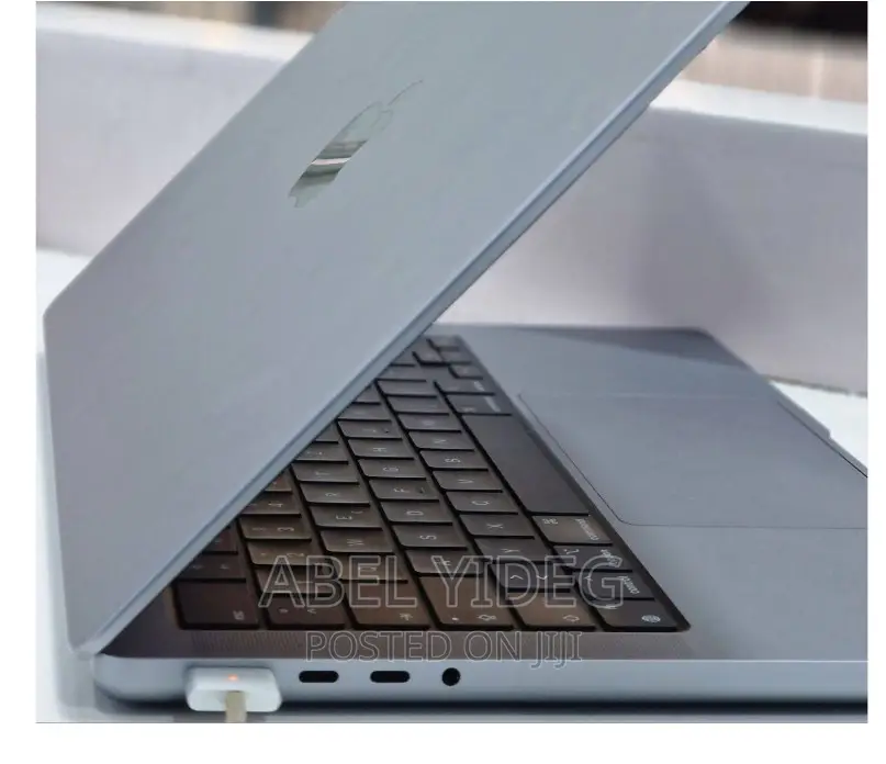 New Laptop Apple MacBook Pro 2021 M1 16GB Apple M1 Pro SSD 1T