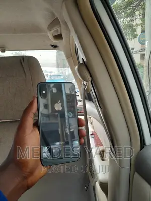 Photo - New Apple iPhone XS 256 GB Gray