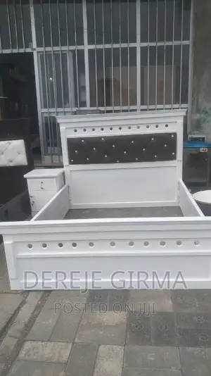 Photo - 1,50cm አልጋ