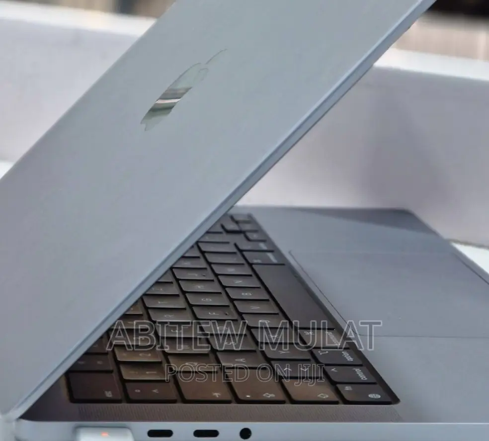 New Laptop Apple MacBook Pro 2021 M1 16GB Apple M1 Pro SSD 1T