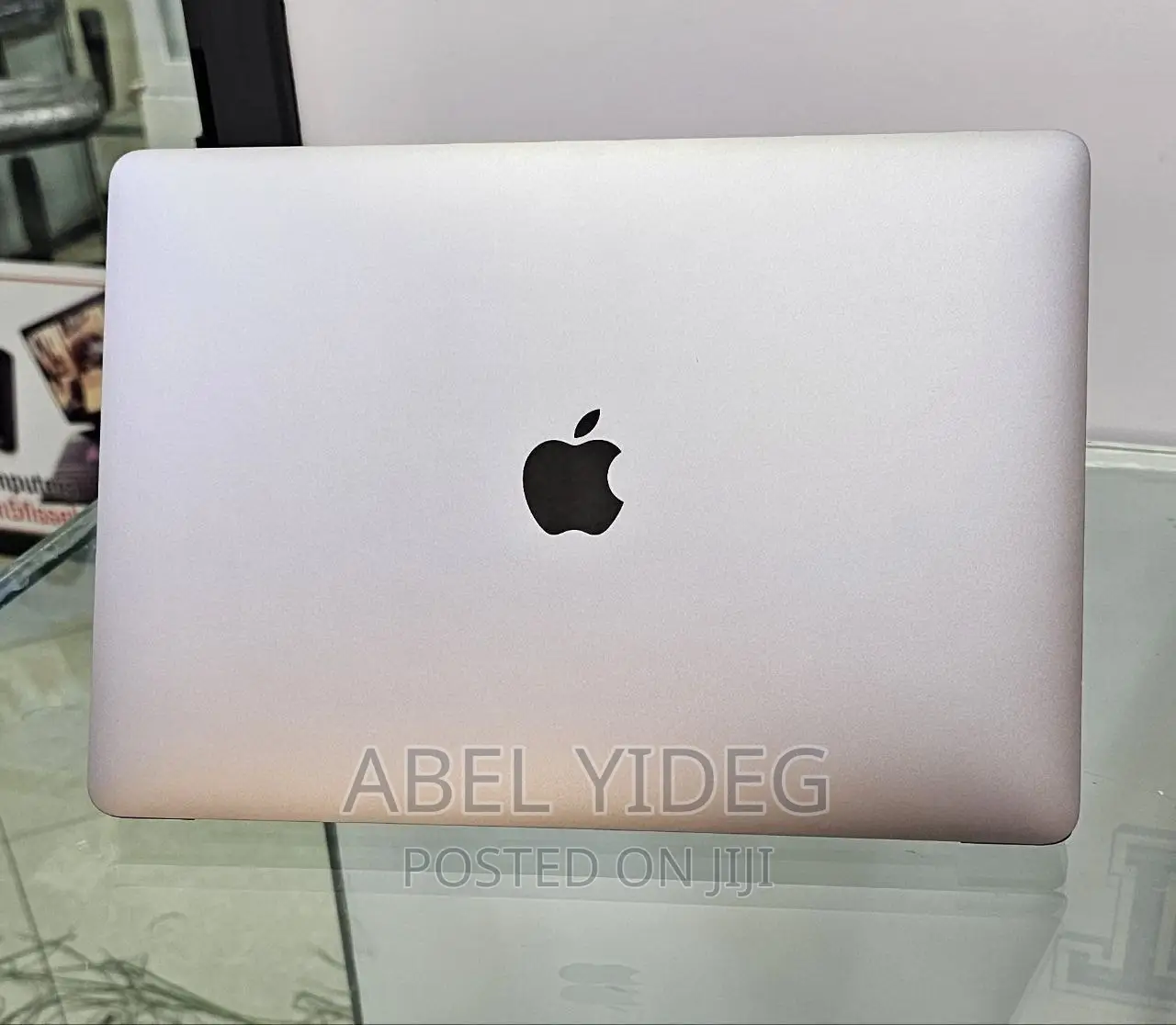 New Laptop Apple MacBook Pro 2022 M2 8GB Apple M2 SSD 256GB