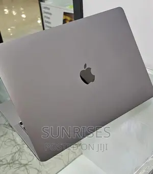 Photo - New Laptop Apple MacBook Pro 2022 M2 8GB Apple M1 SSD 256GB