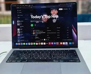 Photo - New Laptop Apple MacBook Pro M1 16GB Apple M1 Pro SSD 1T