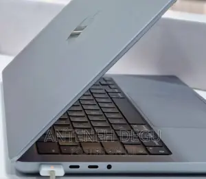 New Laptop Apple MacBook Pro M1 16GB Apple M1 Pro SSD 1T