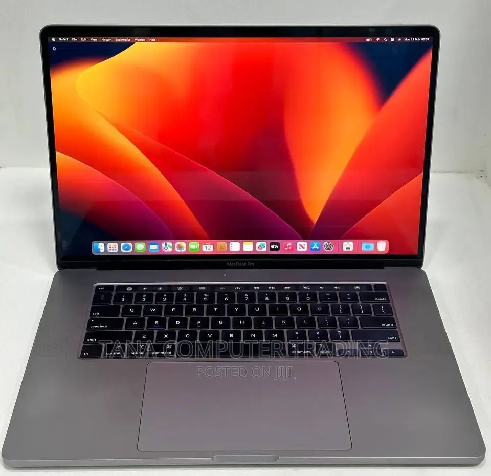 New Laptop Apple MacBook Pro 2017 16GB Intel Core I7 SSD 500GB