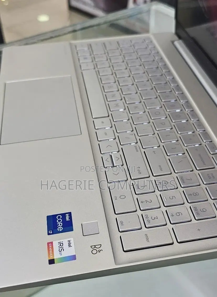 New Laptop HP Pavilion 15-Eh0050wm 16GB Intel Core I7 SSD 512GB