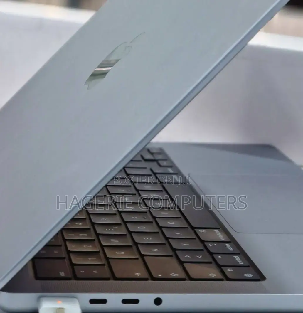 New Laptop Apple MacBook Pro 16GB Apple M1 Pro SSD 1T