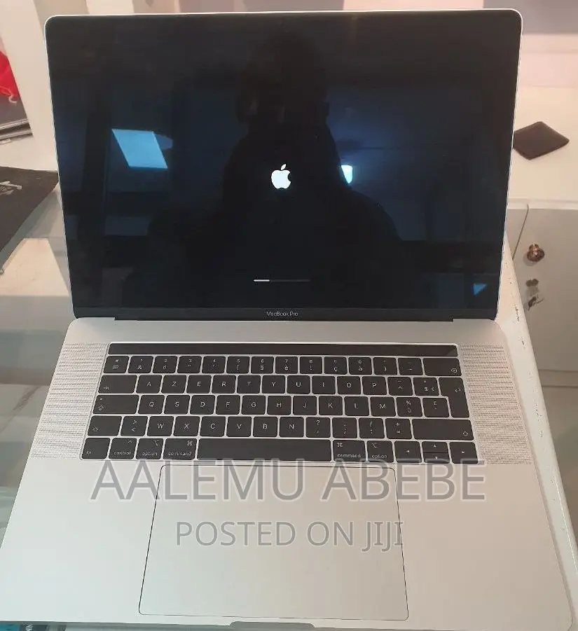 New Laptop Apple MacBook Pro 2019 16GB Intel Core i7 SSD 1T