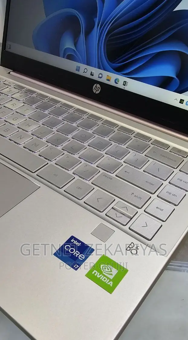 New Laptop HP Pavilion 13 16GB Intel Core I7 SSD 512GB