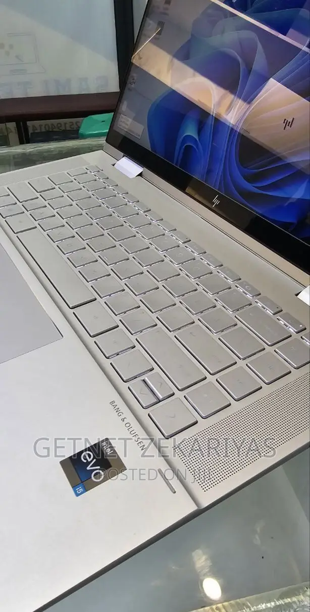 New Laptop HP Envy X360 8GB Intel Core I5 SSD 512GB