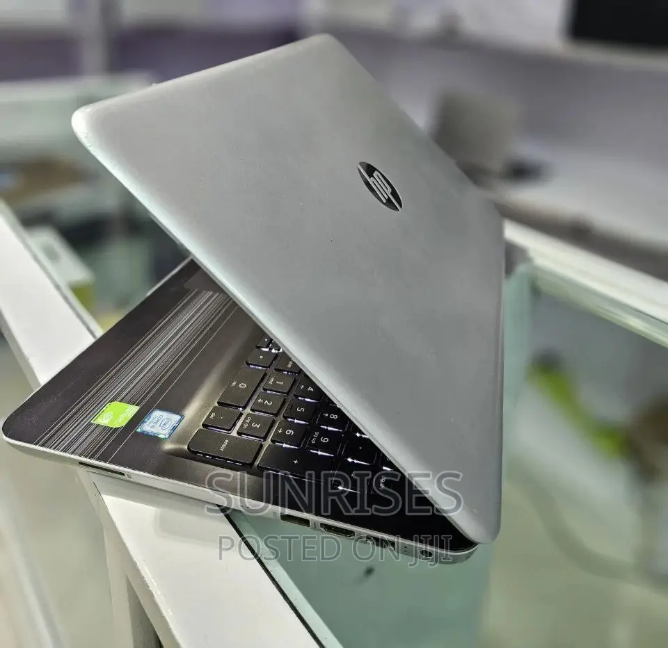 New Laptop HP Pavilion 15 8GB Intel Core I5 SSD 512GB