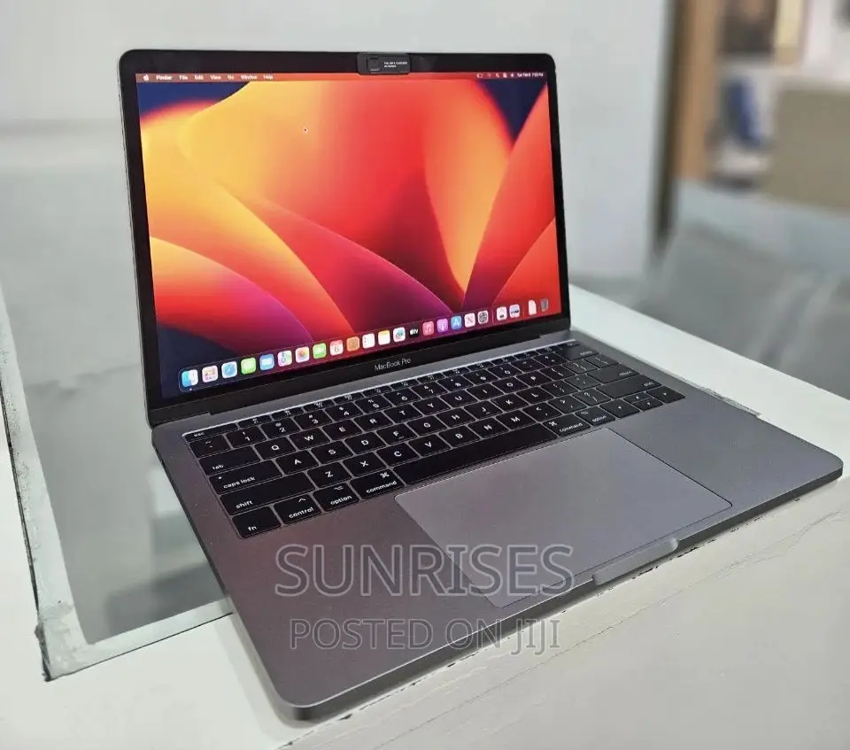 New Laptop Apple MacBook Pro 2017 8GB Intel Core I5 SSD 256GB