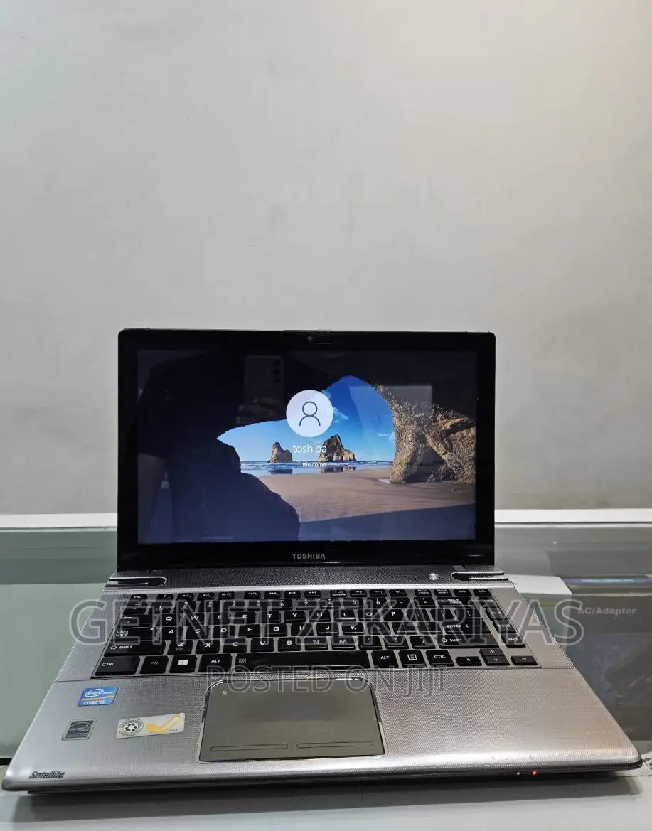 New Laptop Toshiba Satellite C55 4GB Intel Core I5 SSD 128GB