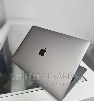 New Laptop Apple MacBook Pro 2017 8GB Intel Core I5 SSD 256GB