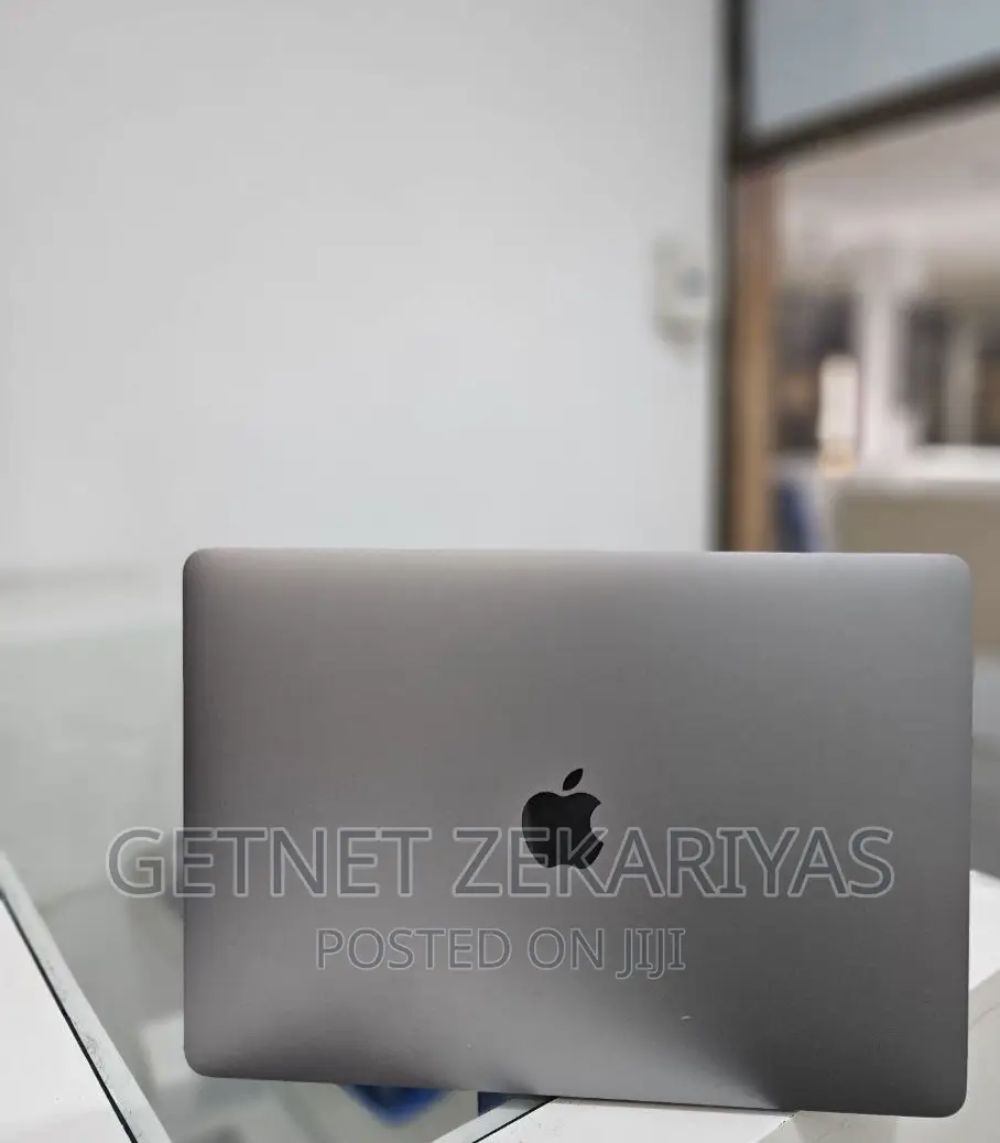 New Laptop Apple MacBook Pro 2017 8GB Intel Core I5 SSD 256GB